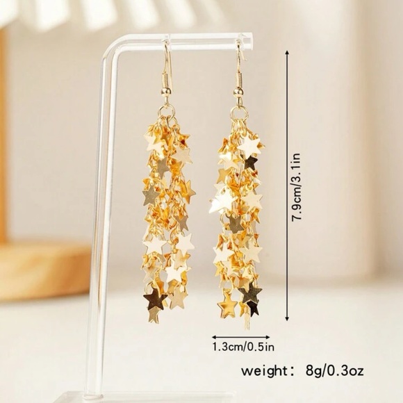 ⭐️ Star Dangle Earrings ⭐️ - Picture 3 of 4
